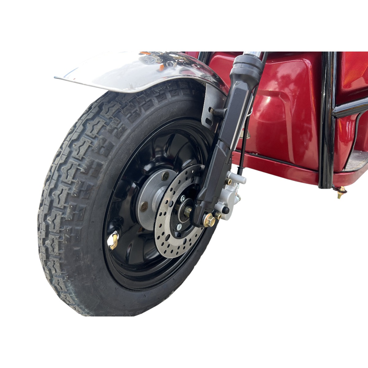 Triciclu electric Breckner Germany model E ROSU, motor 1600W fara perii, baterie 60V 20Ah (5 buc), viteza 25 km/h, autonomie 25-50 km, sarcina max 500 kg, reductor HI-LO, anvelope 3.00-12, gabarit 2400x890x1095 mm