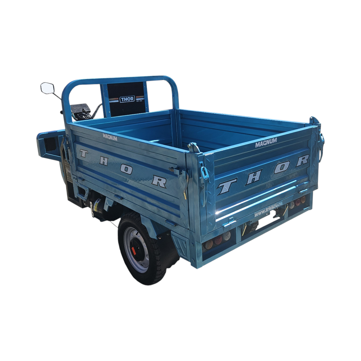 Triciclu electric Thor Magnum3 1200W fara perii, 60V 45Ah (5 buc.), basculare hidraulica, viteza 25 km/h fara permis, autonomie 25-50 km, bena 1500x1100x450 mm, gabarit 3100x1200x1400 mm