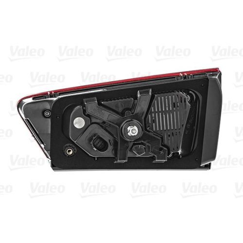 Lampa stop Audi A6 Allroad (4gh, 4gj), A6 Avant (4g5, C7, 4gd) Valeo 047020, parte montare : Stanga, Partea interioara, LED