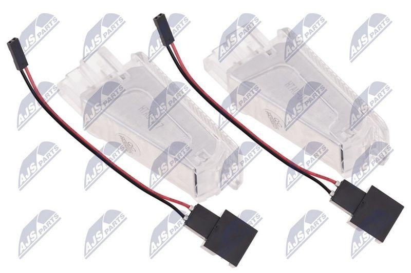 Lampa LED torpedou Audi A1 (8x1, 8xk) 2010-2018; A3 (8p1) 2003-2012; A4 (B5/B6/B7/B8) 1994-2015; A5 (8t3, 8ta) 2007-2017; A6 (C6) 2004-2011; A8 (D2/D3/D4) 2004-2018; Q5 (8rb) 2008-2017; Q7 (4lb) 2006-2015; 4B0947415A; NTY, aftermarket