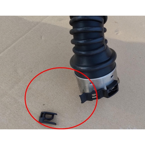 Furtun admisie aer motor 1.5dci Renault Clio 4 2012-, Captur 2015-, Dacia Duster 2010-2000, Dokker 2012-, Sandero 2012-, Logan 2012-, 144608527R CLEMA RUPTA VEZI POZA