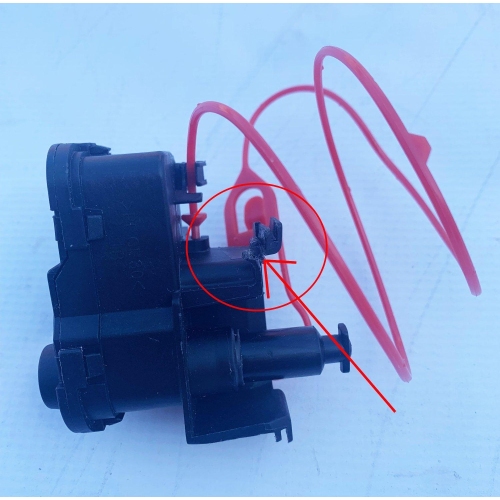 Actuator inchidere centralizata clapeta rezervor Vw Touareg 2010-, Polo 2017-, T-Roc 2017-, Seat Leon 2012-, Skoda Fabia 3 2014-, Octavia 3 2012-, Yeti 2009-, 7P0810773D