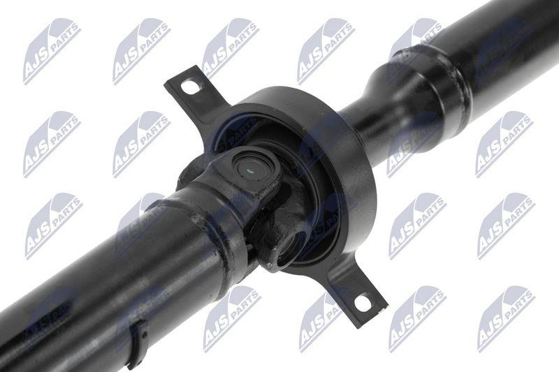 Ax cardanic BMW Coupe (E82) 125i, 128i RWD 2006-2013, Cabrio (E88) 125i, 128i RWD 2006-2013; partea din spate, cutie viteze manuala; 26107567941; NTY, aftermarket