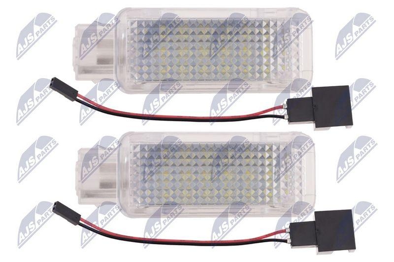 Lampa LED torpedou Audi A1 (8x1, 8xk) 2010-2018; A3 (8p1) 2003-2012; A4 (B5/B6/B7/B8) 1994-2015; A5 (8t3, 8ta) 2007-2017; A6 (C6) 2004-2011; A8 (D2/D3/D4) 2004-2018; Q5 (8rb) 2008-2017; Q7 (4lb) 2006-2015; 4B0947415A; NTY, aftermarket