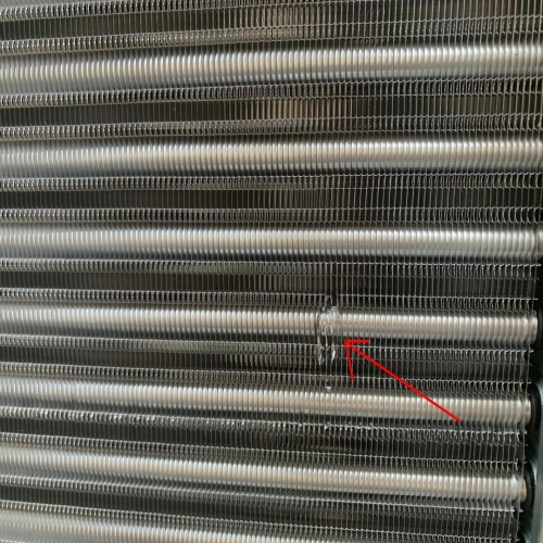 Radiator racire Dacia Logan 04.2008-2012 (1.5dci 48/50/62kw Fara Ac) ; Dacia Sandero 06.2008-2012 (1.5 Dci 63kw Fara Ac/ 1.2 55kw Cu Ac / 1.6 64kw Cu Ac); Duster 2010-2017 motor 1,6 16v, 1,5 dci , 586x415x23mm- FAGURE DETERIORAT