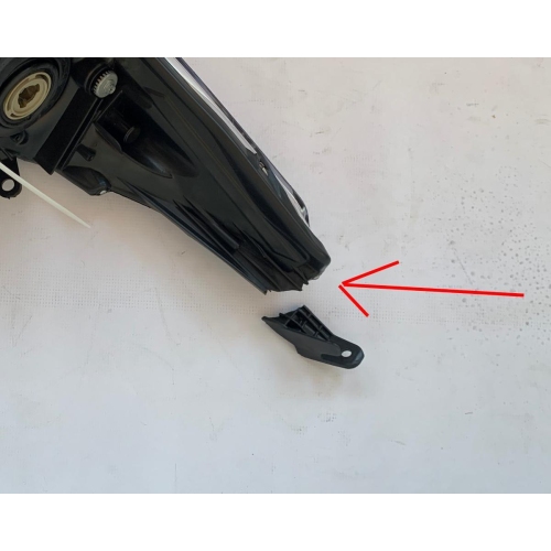 Far Toyota Corolla (E18), 07.2013-05.2016, partea Stanga, cu lumina timp de zi tip LED; H11+HB3+LED; electric; fara motor, TYC 20F050A62B ; CLEMA RUPTA