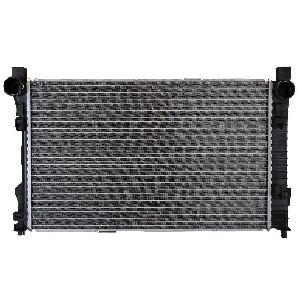 Radiator racire Mercedes Clasa C (W203), 06.2000-02.2007 Model C320 Cdi (3, 0 Cdi 165kw); C270 Cdi (2, 7 Cdi 125kw) Diesel, tip climatizare cu/fara AC, cutie M/A, cu conectori rapizi intrare/iesire, dimensiune 650x405x34mm, Cu lipire fagure prin brazare,