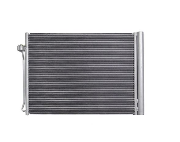 Condensator climatizare BMW X5 E70, 2006-2013; X5 F15, 08.2013-07.2018; X6 E71, 06.2007-2014; X6 F16, 08.2014-07.2019 motor 2,0; 3,0 d; 3,0 R6 T; 4,8 V8, cutie automata, full aluminiu brazat, 630(590)x460(440)x16 mm, cu uscator si filtru integrat